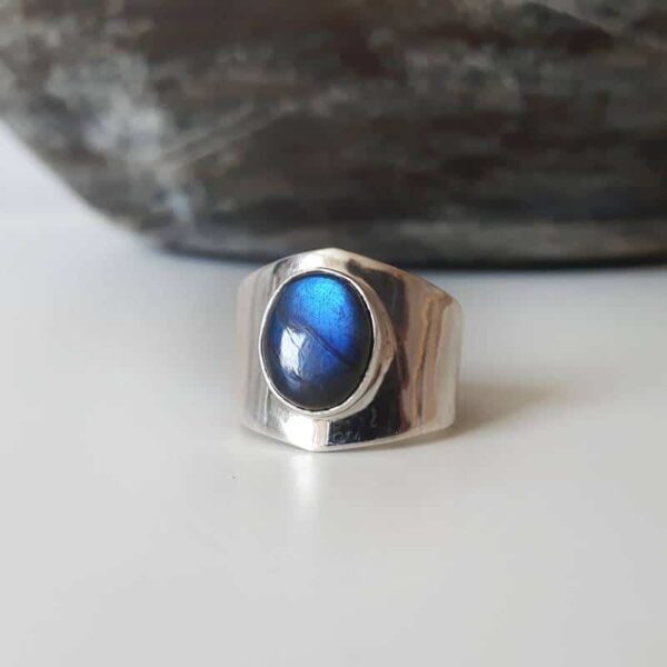 Bague en labradorite minimaliste