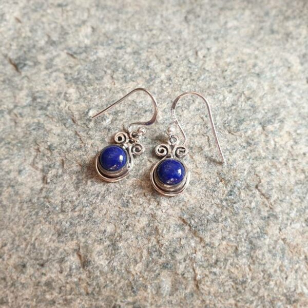 Petites boucles d'oreilles lapis lazuli