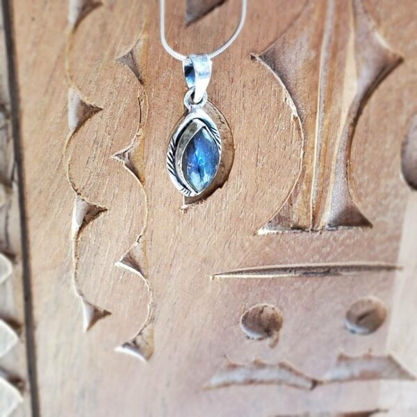 Pendentif en labradorite PROTECTION