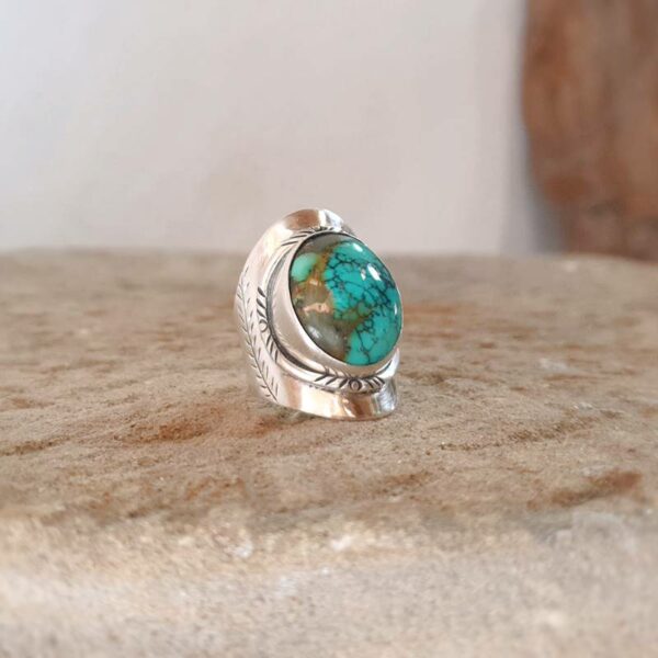 Grosse bague en turquoise naturelle