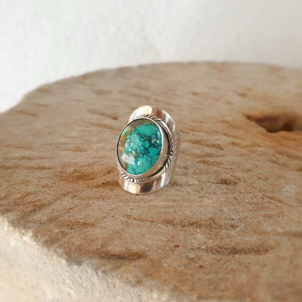 Grosse bague en turquoise naturelle