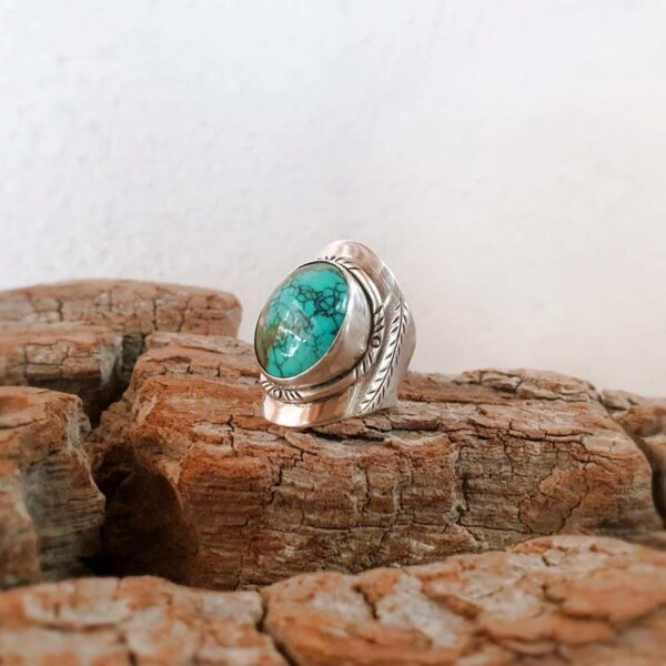 Grosse bague en turquoise naturelle