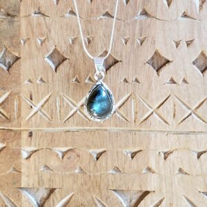 Pendentif labradorite bleu goutte